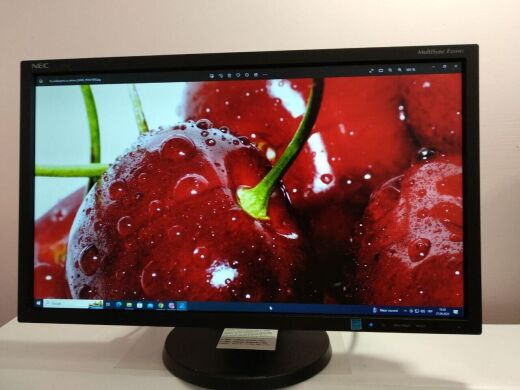 Монитор NEC MultiSync E224Wi / 21.5" (1920x1080) IPS / DisplayPort, DVI, VGA / VESA 100x100