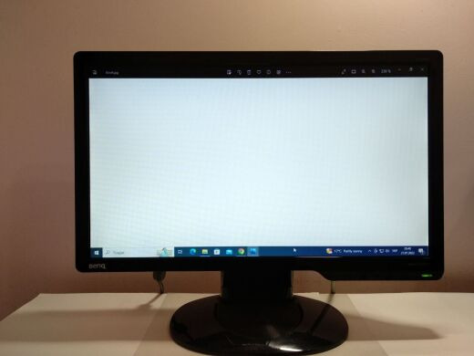 Монітор BenQ G922HDL / 18.5" (1366x768) TN / DVI, VGA / VESA 100x100