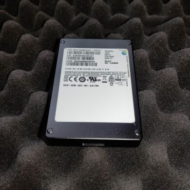 Твердотільний накопичувач SSD Samsung PM1635a / 2.5" / 800 GB / SAS 12G / 3 DWPD